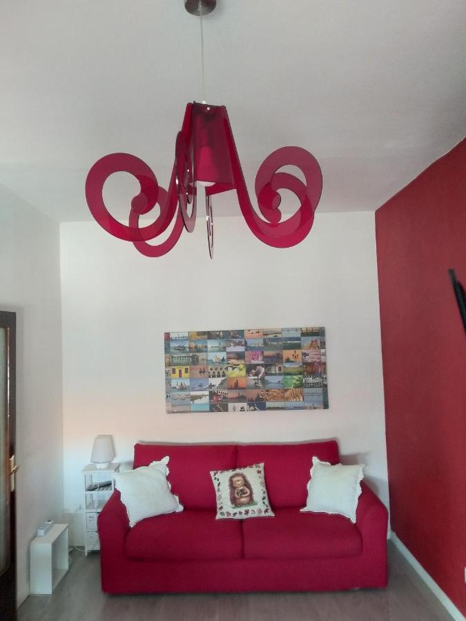 With Children In Venice Apartment *