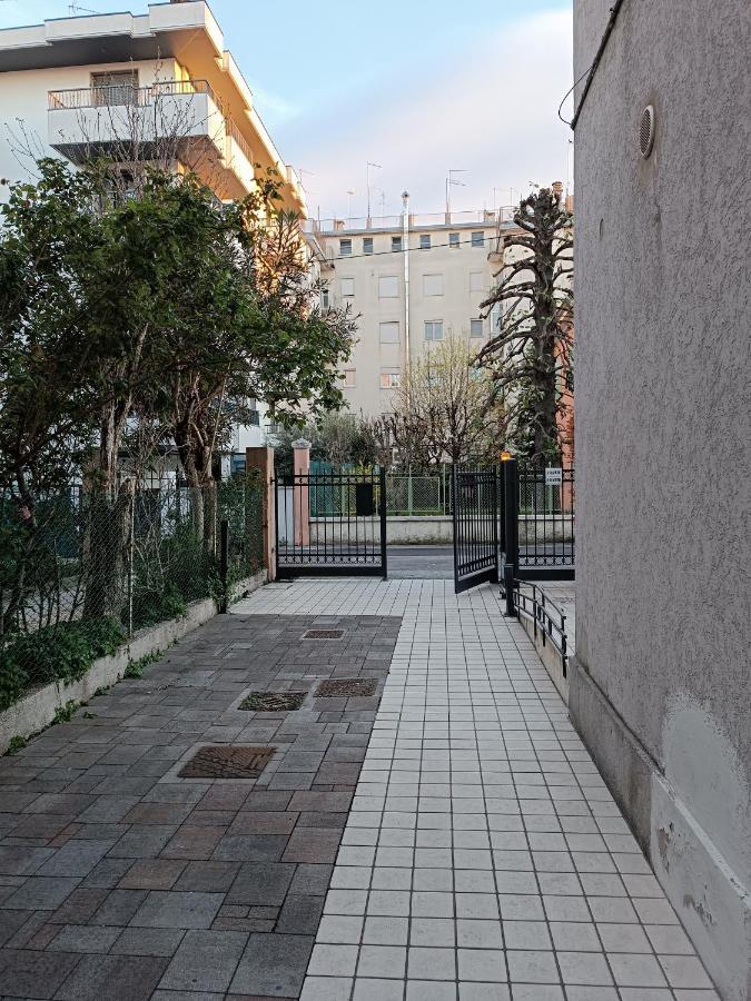 With Children In Venice Apartment